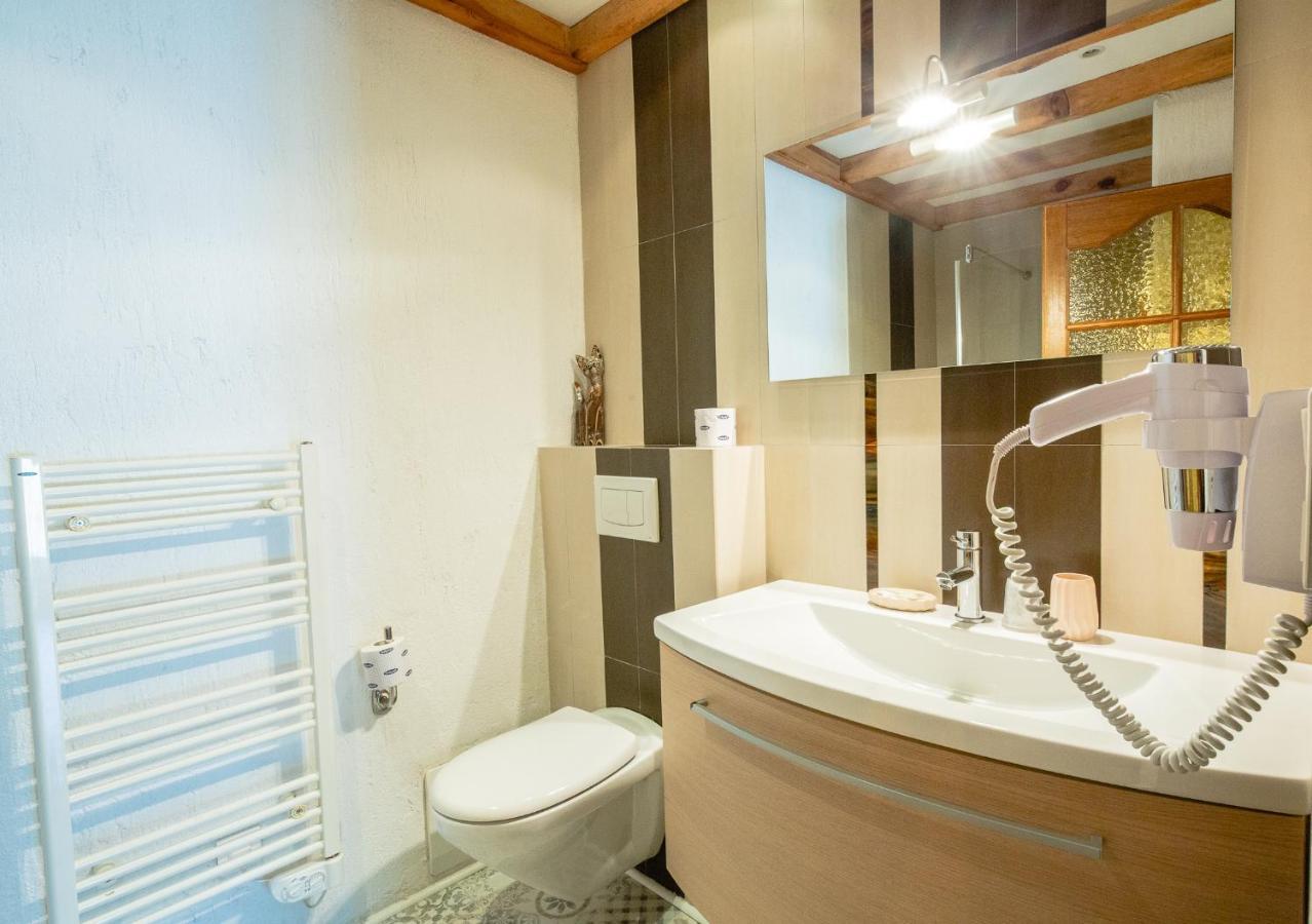 Auberge U N'Antru Versu San-Gavino-di-Carbini Exteriör bild