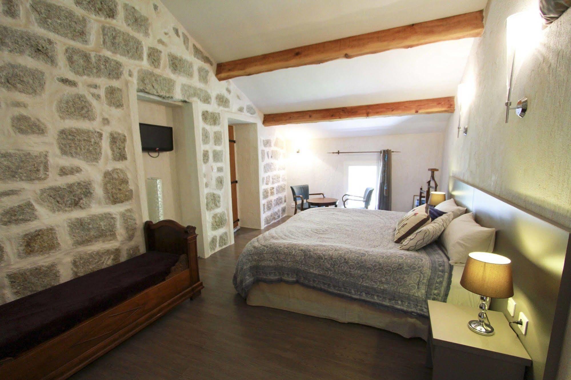 Auberge U N'Antru Versu San-Gavino-di-Carbini Exteriör bild